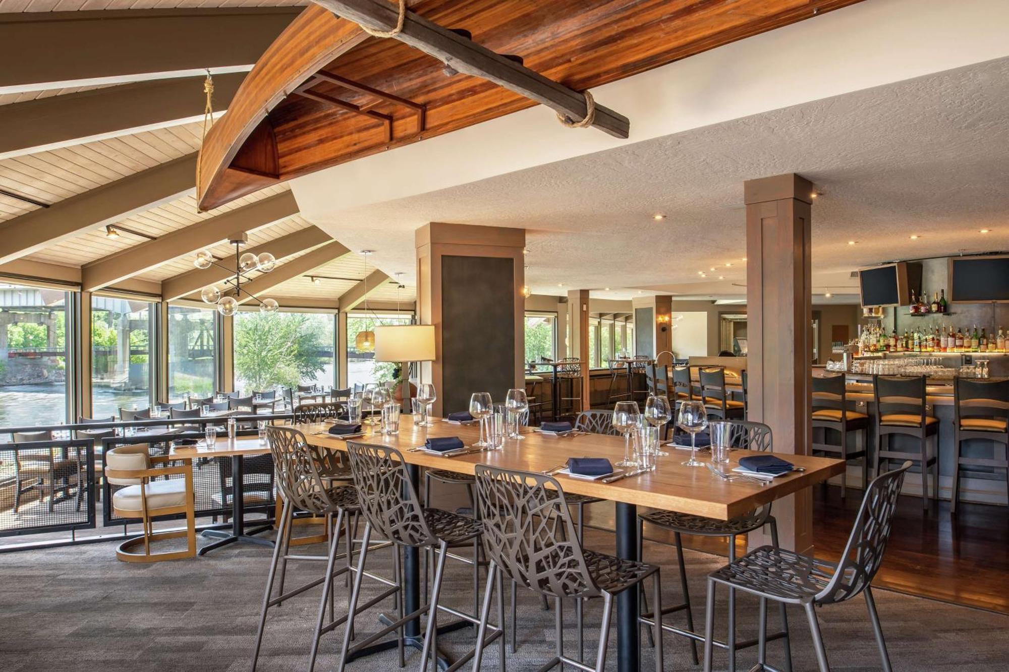 Doubletree By Hilton Missoula Edgewater Hotel Exterior photo