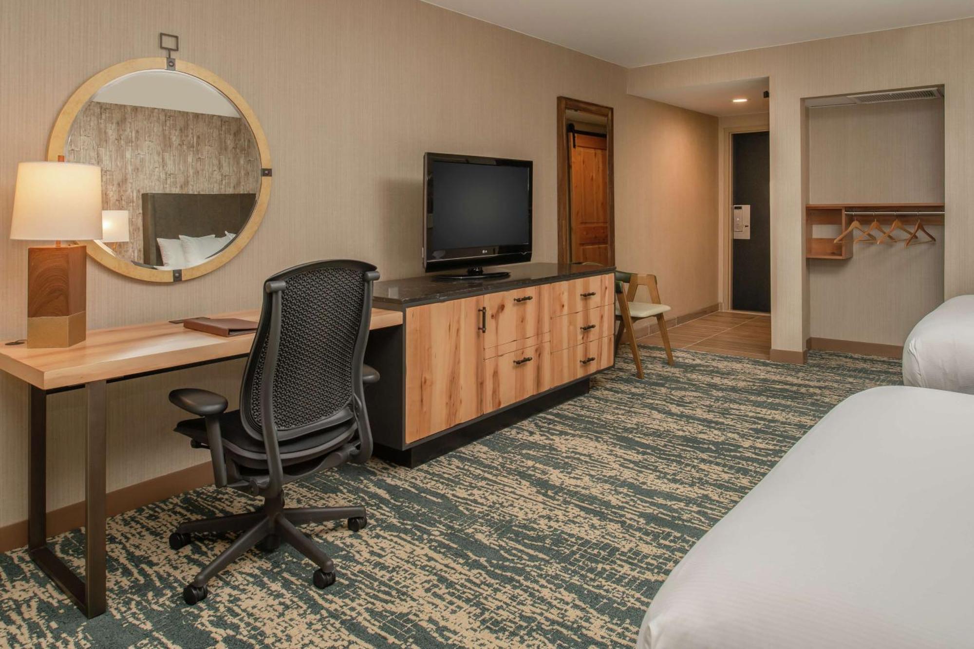 Doubletree By Hilton Missoula Edgewater Hotel Exterior photo